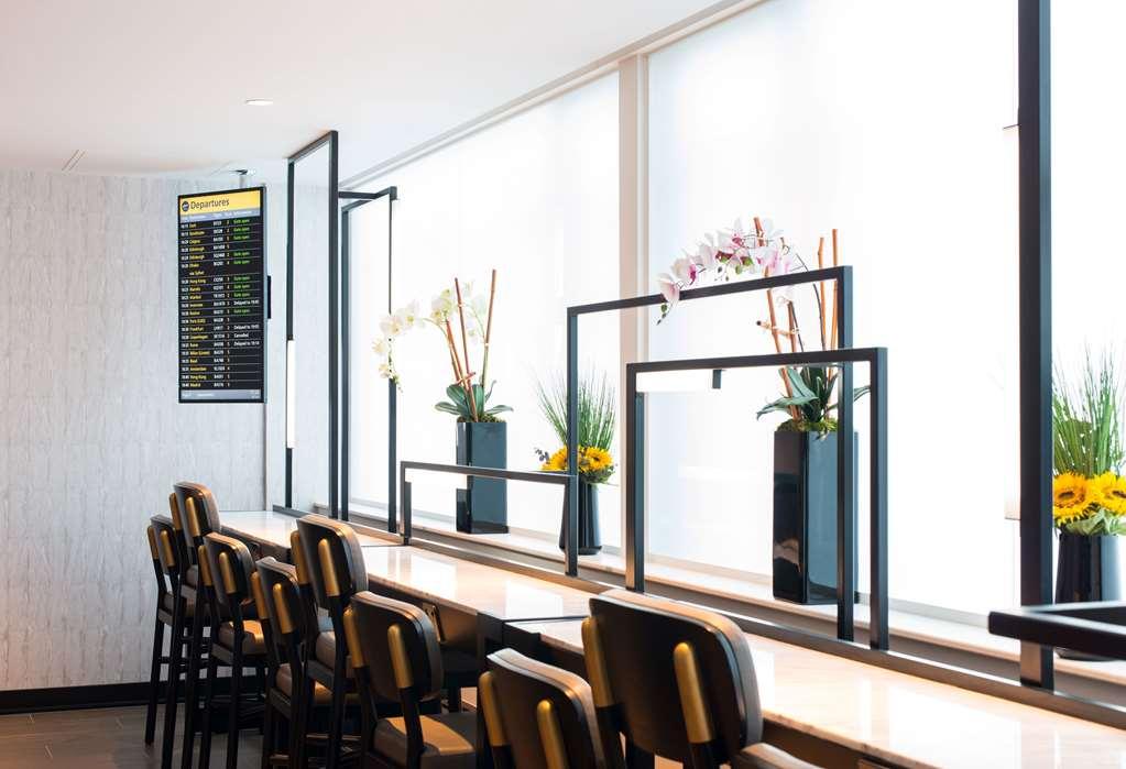 Aerotel London Heathrow Ресторант снимка