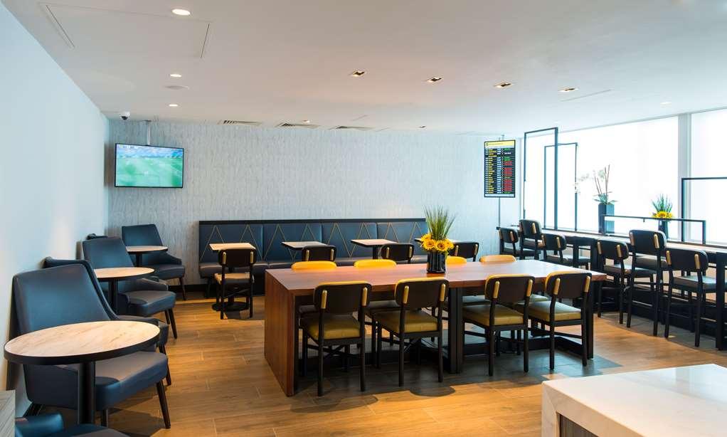Aerotel London Heathrow Ресторант снимка
